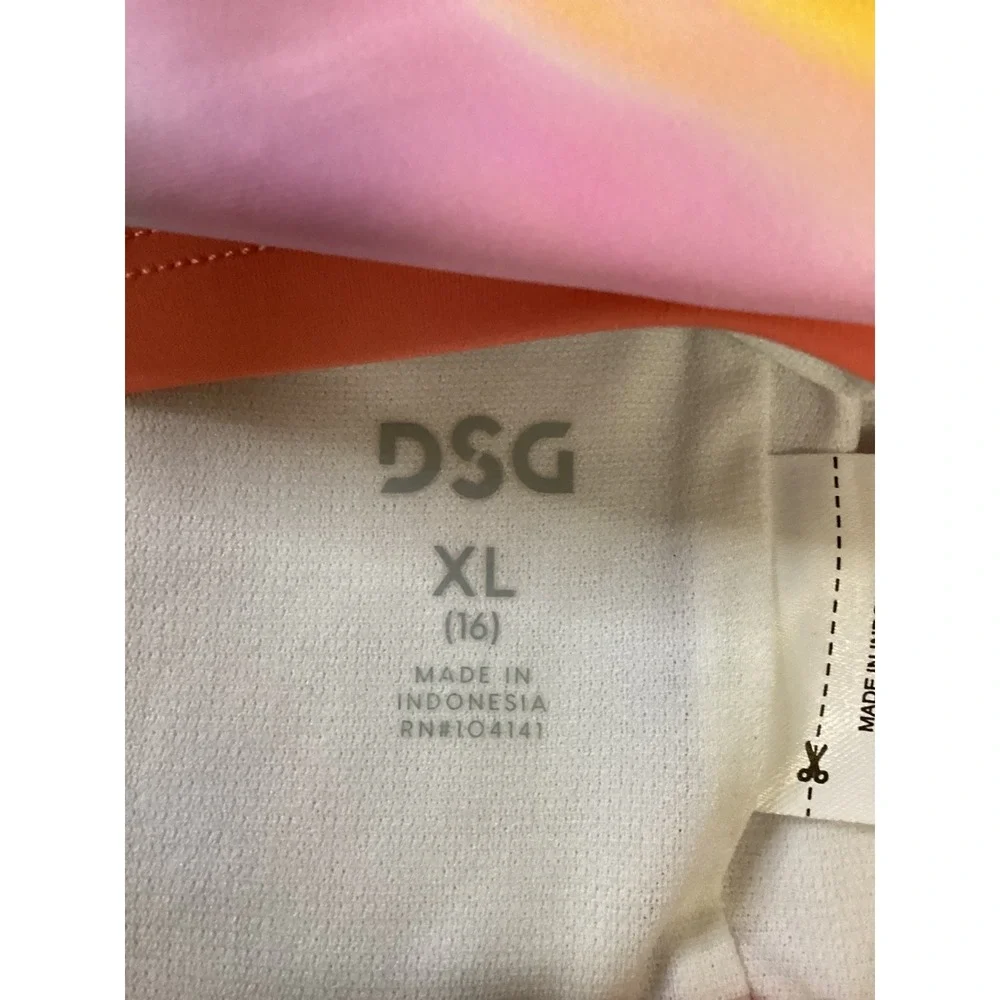 DSG Girls‎ Core Swim Top XL  Multi Abstract Racerback Bikini Sporty New DSG8110